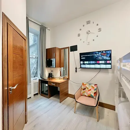 205 Earls Court Rooms-3